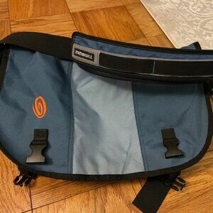 Timbuk 2 Messenger Bag Great Condition with Strap pad and waist straps
